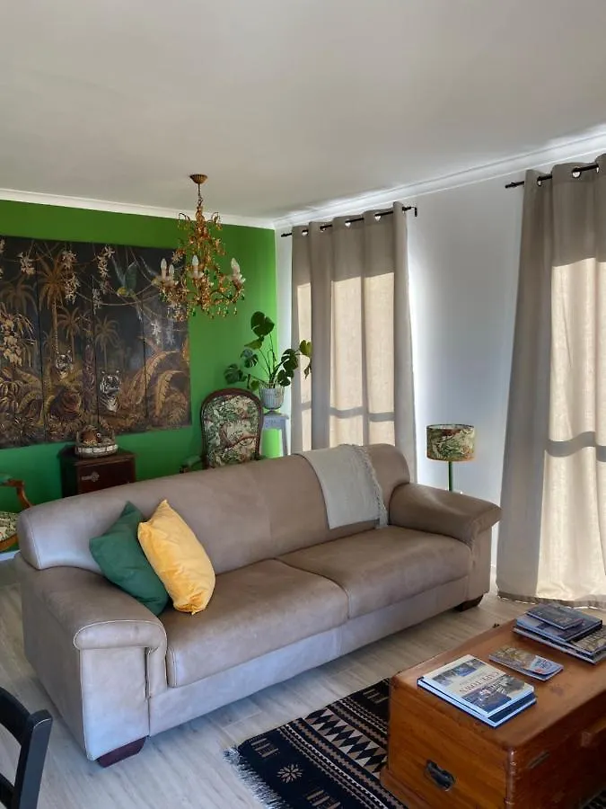Cape Town Skyline 2 Bedroom Apartment